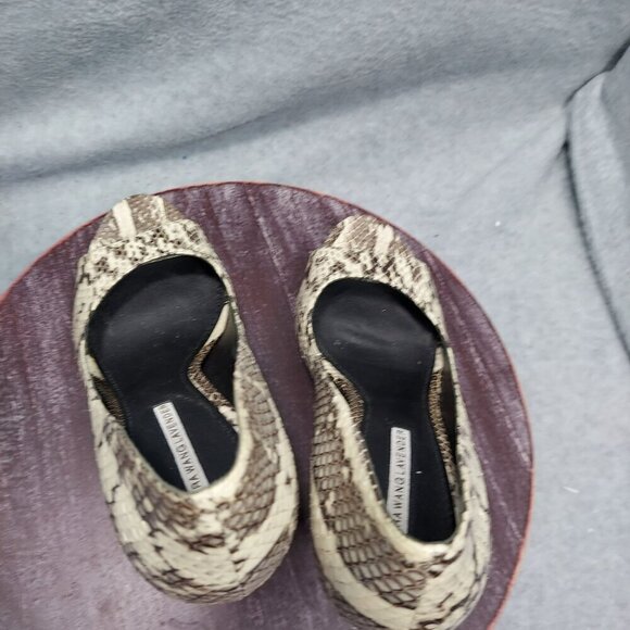 Vera Wang Snake Print Peep Toe Platform Heels Size 7.5 - Picture 9 of 10